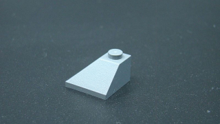 Lego kostička šikmá 45° 2x2 - světle šedá - light bluish gray