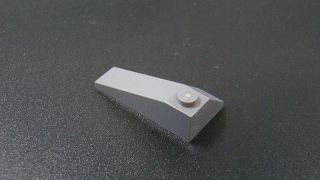 Lego kostička šikmá 4x2 - pravá - tmavě šedá - dark bluish gray
