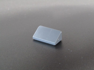 Lego šikmá kostička 30° 1 x 2 x 2/3 - tmavě šedá - dark bluish gray