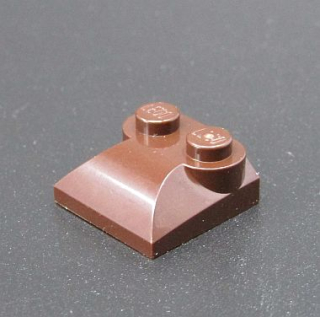 Lego destička zkosená 2x2 - tmavě hnědá