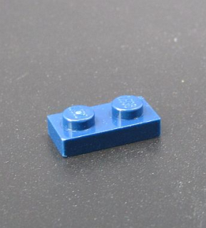 Lego destička 1x2 tmavě modrá