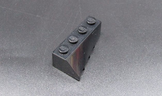 Lego kostička šikmá 45° - zkosená - pravá - černá