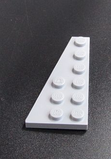 Lego destička klín 6x3 levá světle šedá - light bluish gray