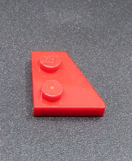 Lego destička klín 2x2 pravá - červená
