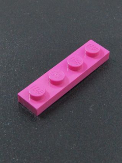 Lego destička 1x4 magenta