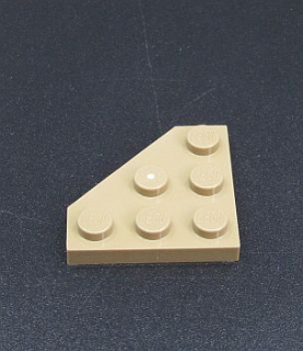 Lego destička klín 3x3 zkosený roh tmavě béžová